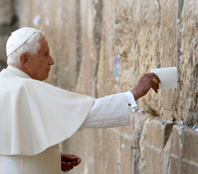 Pope Benedict XVI Visiting The Western Wall